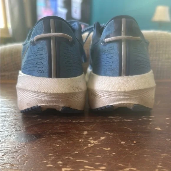 Blue saucony triumph women’s Running Shoes - Picture 5 of 10